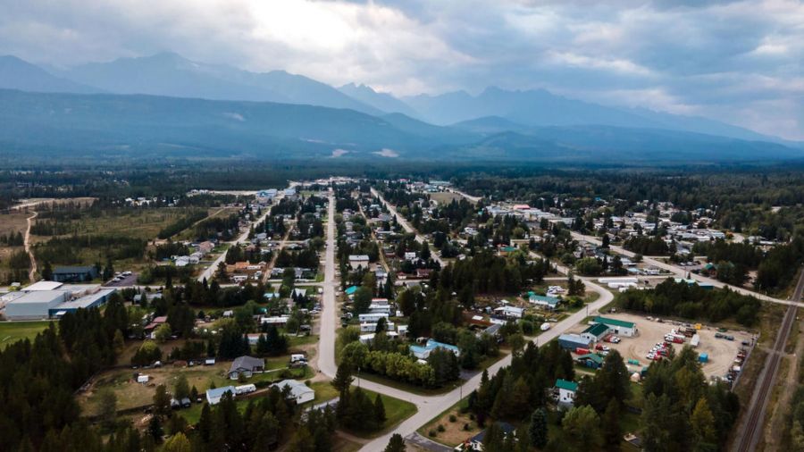 <who> Photo Credit: Regional District of Fraser-Fort George</Ariel view of Valemount.