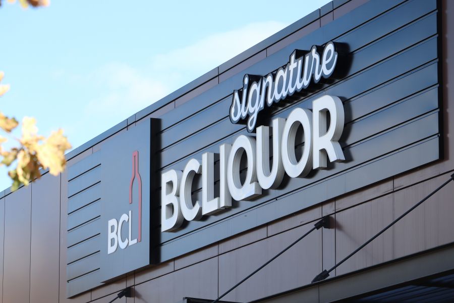 <who> Photo Credit: NowMedia/Corvin Vaski