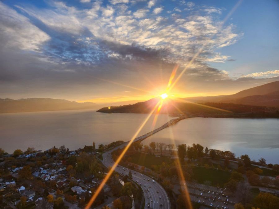 </who>The sun sets behind the Bennett Bridge in West Kelowna in this photo posted to the Kelowna Rant and Rave Facebook page.