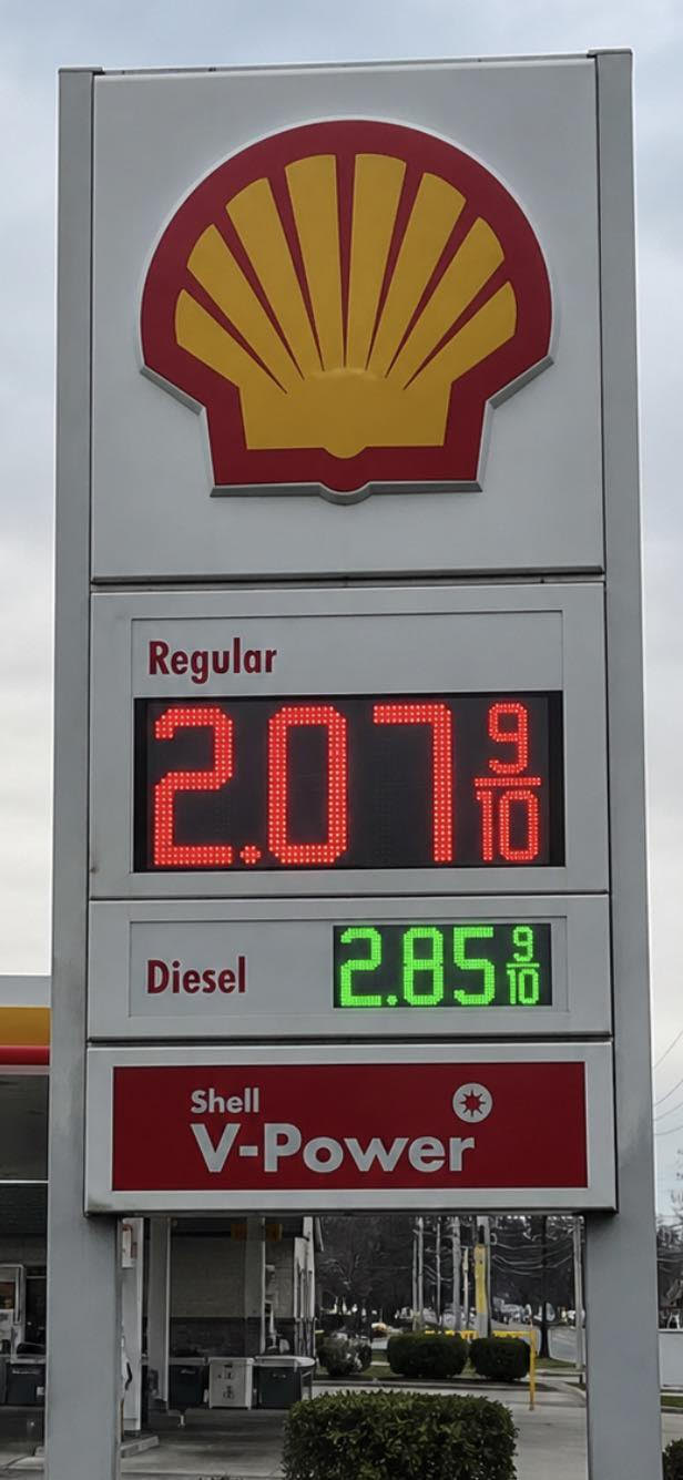 <who>Photo credits: Gary Caputo Maltby/Lake Country Rant & Rave</who>These photos show the startling gas prices of $2.08 and $2.07 for a litre of regular at service stations in Lake Country.