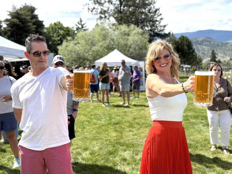 </who>It wasn't all wine at Pig Out. There was also a 'steinholding' contest to see who could hold up a heavy mug or 'stein' of beer weighing 5 pounds the longest.