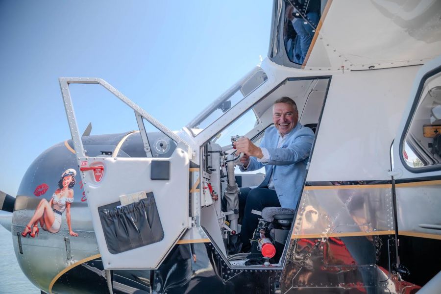 <who>Photo credits: Argus Properties</who> Kelowna Mayor Tom Dyas was on hand for the 'Miss El' landing at the Hotel Eldorado.