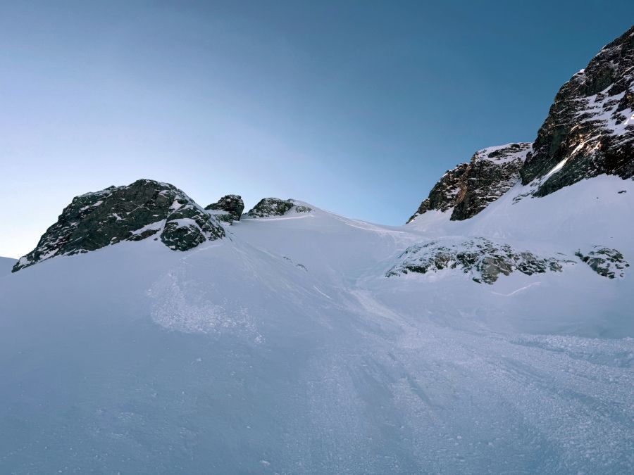 <who>Photo Credit: Pemberton SAR/Avalanche Canada