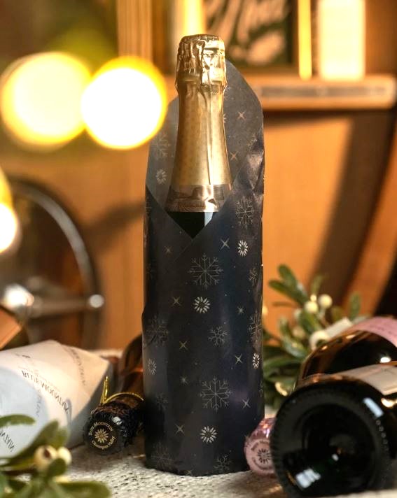 <who>Photo credit: Blue Mountain</who>Gift wrap option No. 1.