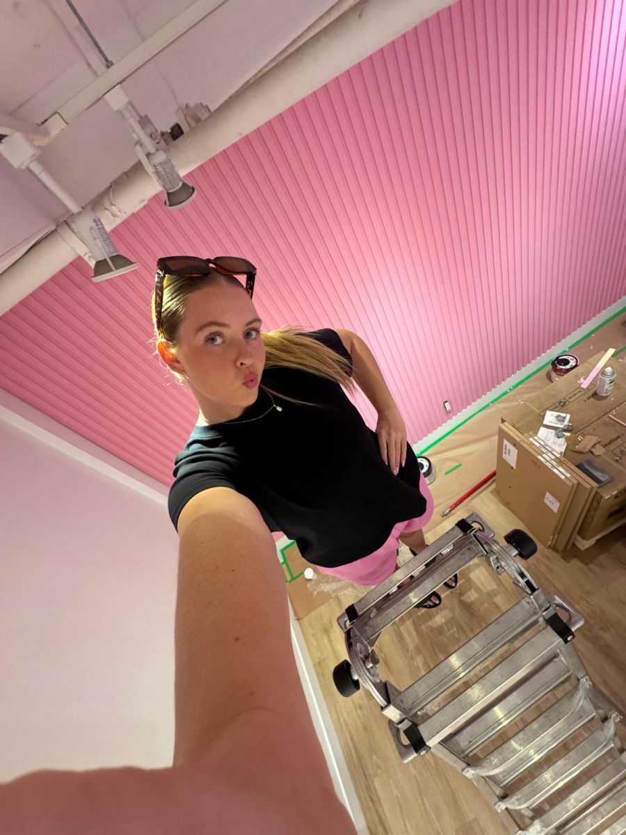 </who>The interior of Sweet Streams is, of course, pink.