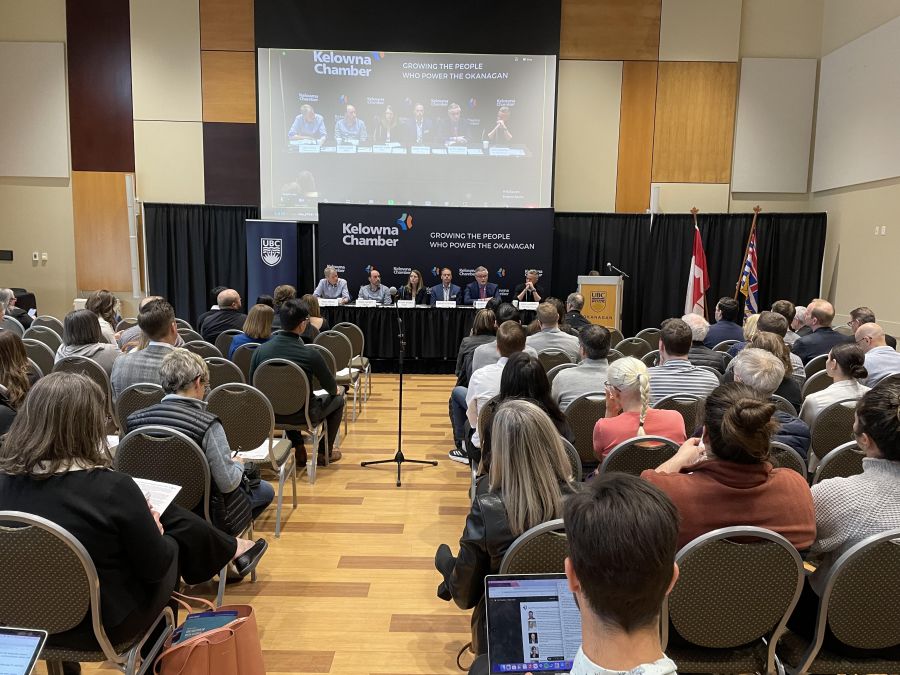 <who>Photo credit: Steve MacNaull/NowMedia</who>Over 100 people attended the Kelowna Chamber of Commerce's 'Tariff Threat Response' panel discussion Wednesday in the ballroom at UBC Okanagan.