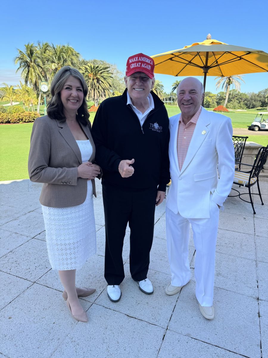 <who>Photo Credit: Kevin O'Leary</who>Danielle Smith with incoming president Donald Trump and Canadian businessman Kevin O'Leary at Mar-a-Lago this past weekend.