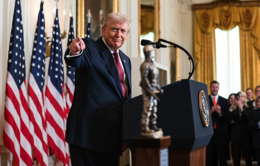 <who> Photo credit: The White House