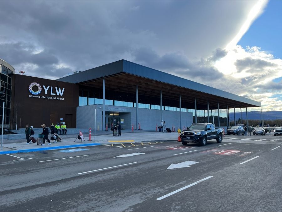 </who>Kelowna airport's recently-completed expansion features twice-as-fast security clearance and a twice-as-big departures lounge.