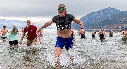 PHOTOS: Hundreds hit Summerland, Naramata for Jan. 1 aquatic craziness