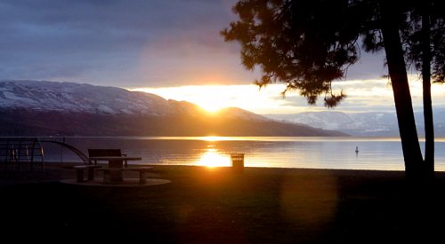 Kelowna weather: Flurries, snow, high of zero