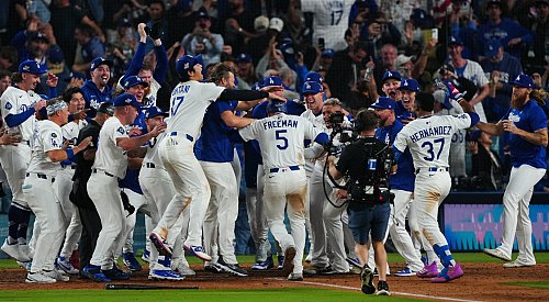 Freeman and Dodgers walk off Blue Jays in 18th inning of instant World Series classic