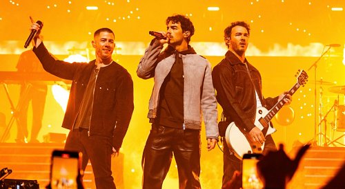 Jonas Brothers bringing their 20-year celebration tour to BC