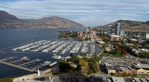 Kelowna weather: Freezing morning, sunny day, possible flurries later