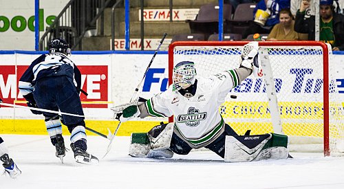 Vees cruise to game 2 victory, head back to Seattle up 2-0 in series